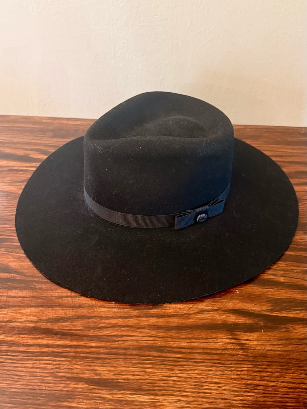 Cavenders Black Wool Wide‑Brim Western Hat — Classic Ribbon Band